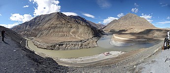 Zusammenfluss von Indus und Zanskar