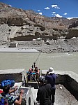 Jetzt geht es per Seilbahn über den Zanskar