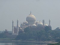 In der Ferne der Taj Mahal