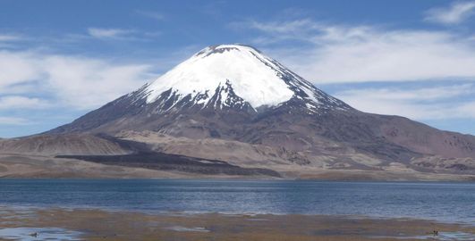 Parinacota (6348 m) an der chilenisch-bolivianischen Grenze